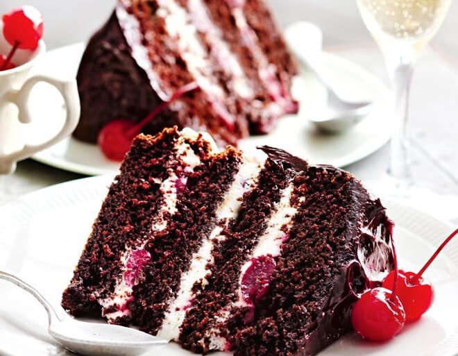 Chocolate Walnut Cream Cake