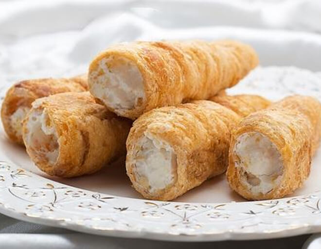 Cream roll