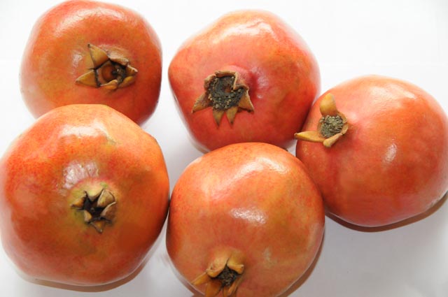 Natural fresh pomegranate, for Icecream, Juice, Packaging Type : 5kg-50 Kg