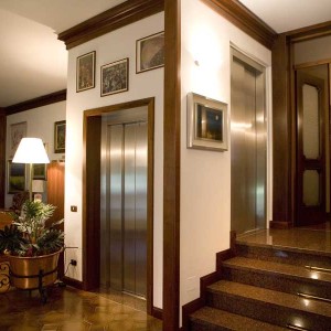 Hydraulic home lifts