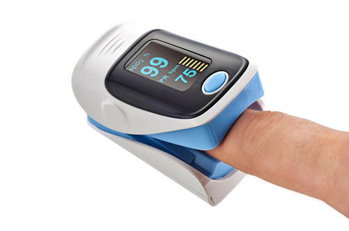 Pulse Oximeter, Feature : Low Battery Indicator, Audio-Visual Alarm, One Touch Operation