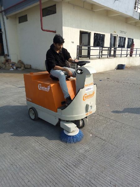 Battery Operated Sweeper for Road, Certification : ISO 9001:2008 Certified