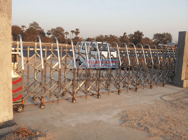 INDUSTRIAL RETRACTABLE GATES Vijaylaxmi Mfg. & Engg. Co., Vadodara