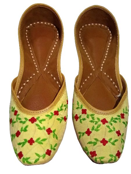 "Pagarkhi" Spring Blossom Designer Handmade Leather Juti