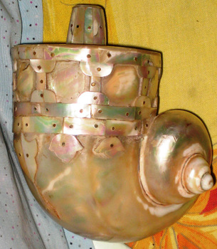 pearl antiques powder flask