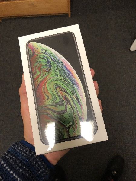 Brand New Apple iPhone XS XS Max 64GB/256GB