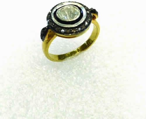 Attractive Gold Ring with Polki Diamond
