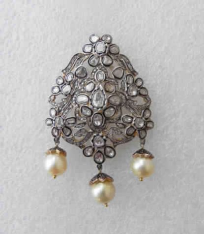 Beautiful Diamond Polki Pendant With Pearl