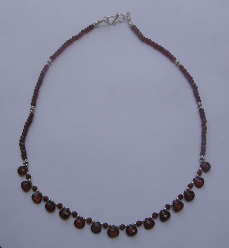 Garnet faceted bead necklace, Purity : 92.5