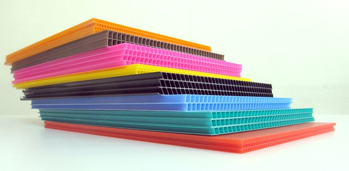 PP Flute Boards, Size : White, Blue, Red, Yellow, Green may eye-catching colors