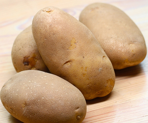 Organic Fresh Small Potato, for Cooking, Restaurant, etc, Feature : Healthy, Non Harmul