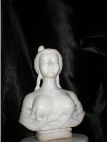 White Bust marble