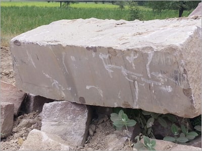Solid rough granite blocks, Size : 12x12ft, 18x18ft