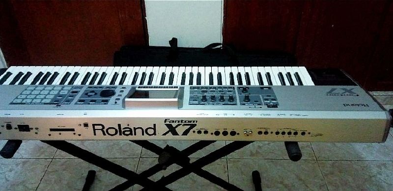 Roland Fantom-X7 synthesizer 76 keyboard keyboard good product piano organ