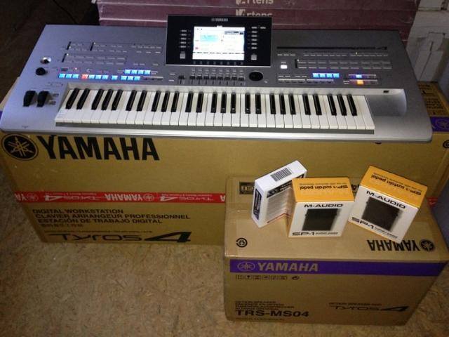 Yamaha Tyros 4 -76 Keyboard Synthesizer
