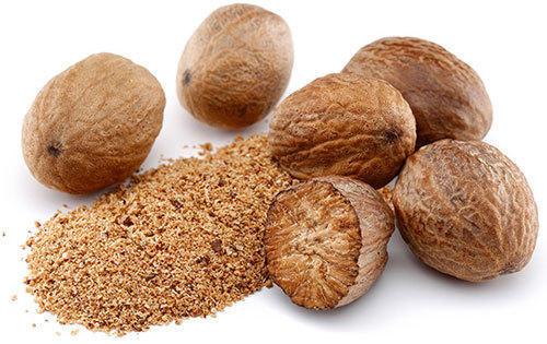 Dried Nutmeg, Packaging Size : 25 Kg To 50 Kg