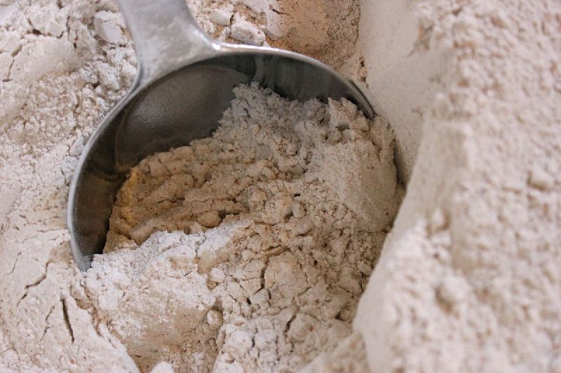 Organic whole wheat flour, for Bakery Products, Feature : Gluten Free, High In Protein