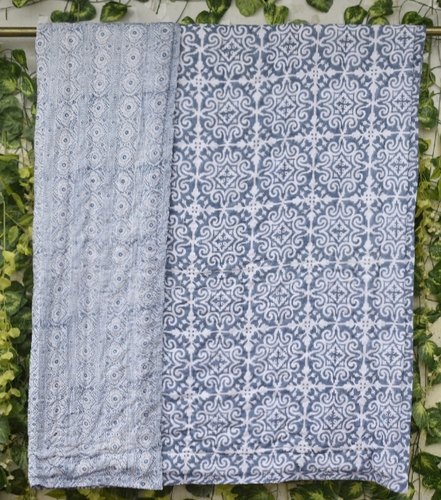 Hand Block Printed Printed Cotton Quilt, Size : 108x108 King Size