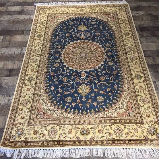 Hand Woven Silk Carpets, for Home, Office, Feature : Easily Washable, Light Weight