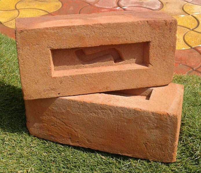 Regular Clay Bricks, for Construction, Form : Solid