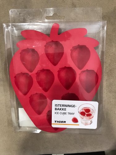 Strawberry Shaped Ice Cube Tray, Color : Red