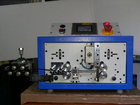 Automatic PVC Wire Cutting Stripping Machine- HSE 141