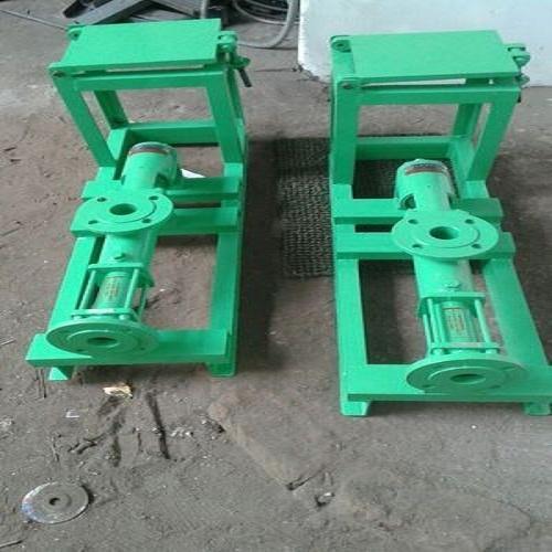 Progressive cavity screw pump