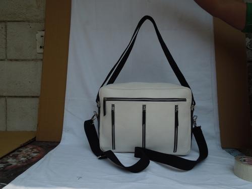 Solid Leatherite laptop bag, Gender : Unisex