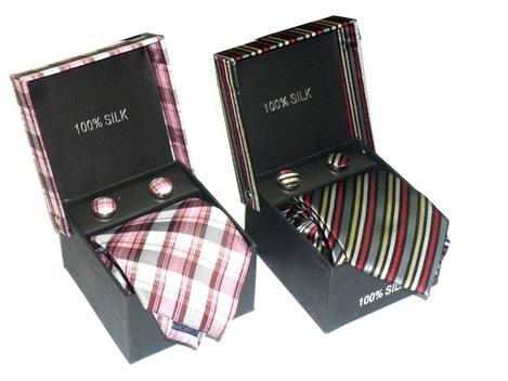 Woven silk necktie