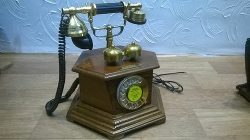 Wooden Antique Telephone, Color : Brown