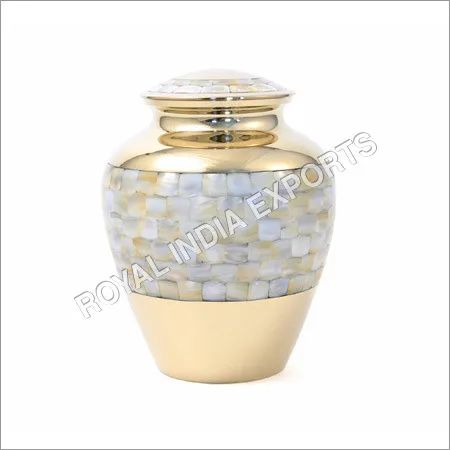 Polished Brass Flower Urn, for Home Decor, Hotel Decor, Restaurant Decor, Packaging Type : Carton Box