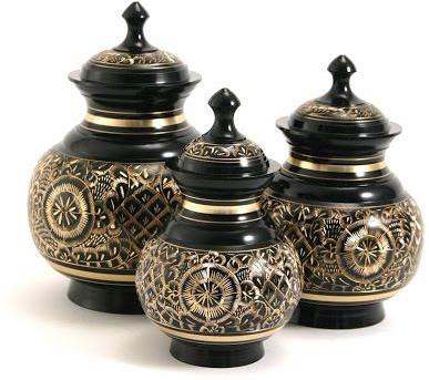 Polished Engraved Brass Urn, for Home Decor, Hotel Decor, Restaurant Decor, Packaging Type : Carton Box