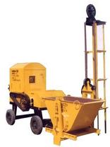 UNITY concrete lift, Power : 10 HP Air Cooled Diesel Engine