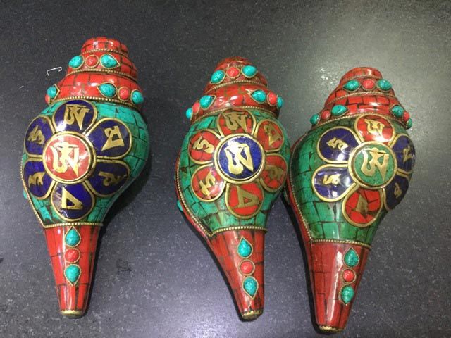 Mantra Set Conch Shell