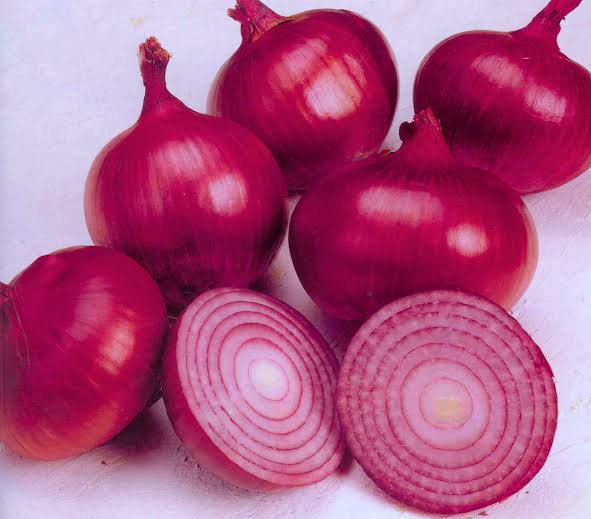 Oval-Round Common fresh onion, for Cooking, Enhance The Flavour, Human Consumption, Spices, Style : Dried