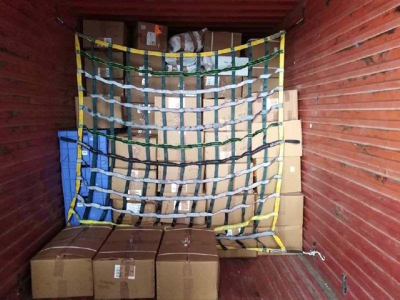 Cargo net store for trucks