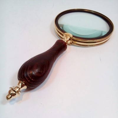 ANTIQUE MAGNIFYING GLASS WITH WOODEN HANDLE
