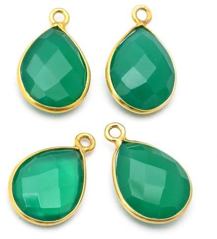 Green Onyx Gold Bezel Set Pear Gemstone Pendant