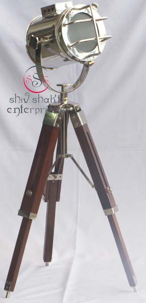 Searchlight with Tripod, Size : - 20 X 17 X 68cmï»¿