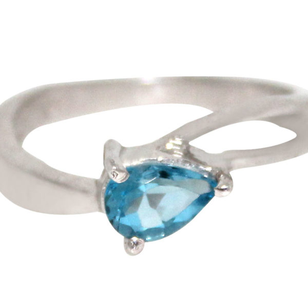 92.5 Sterling Silver Blue Topaz Gemstone Ring at Best Price in Jaipur ...