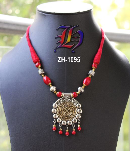 ZH Dual tone thread necklace