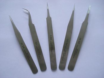 Tweezers