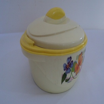 Yellow plastic casseroles hot pot