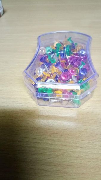 Plastic Transparent Colored Push Pins, for School, Feature : Easy To Use, Fine Finish