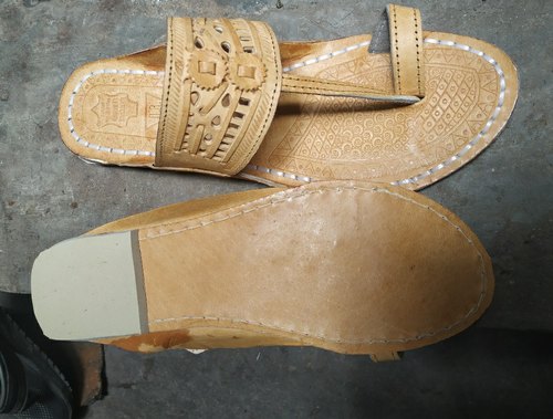 Leather Mens Designer Kolhapuri Slipper, for Casual Wear, Style : Anitque