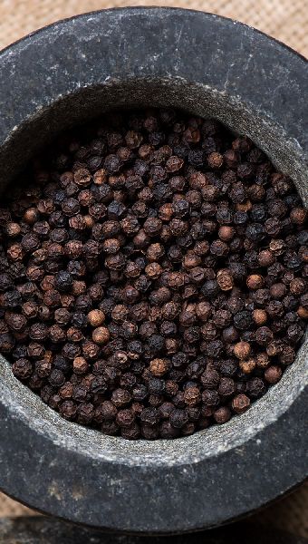 Raw Organic Black Pepper, for Cooking, Feature : Good Quality
