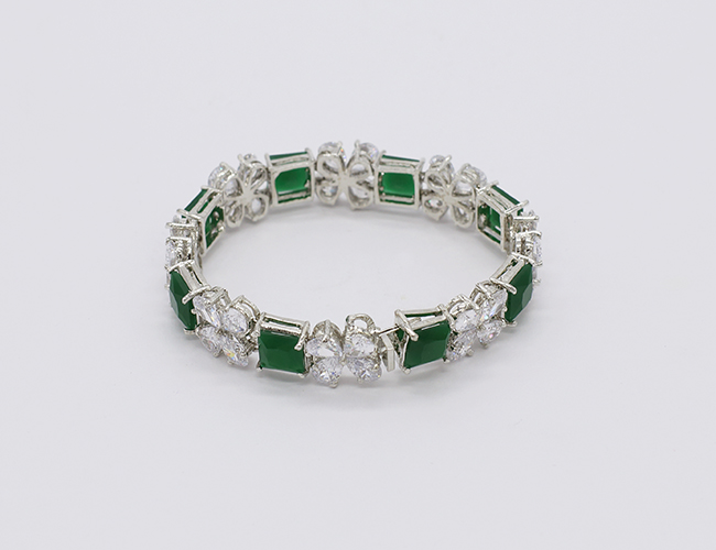 Green imitation bracelet