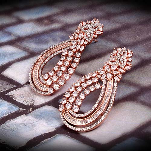 Tapper Bugget studded Rose Gold Plated Earring
