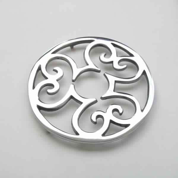 Recycled Aluminum Scroll Trivet, Color : Shiny Silver/ Copper / Black