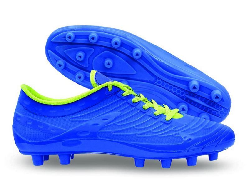 Dominator football Soccer Shoes, for Sports Use, Feature : Comfortable
